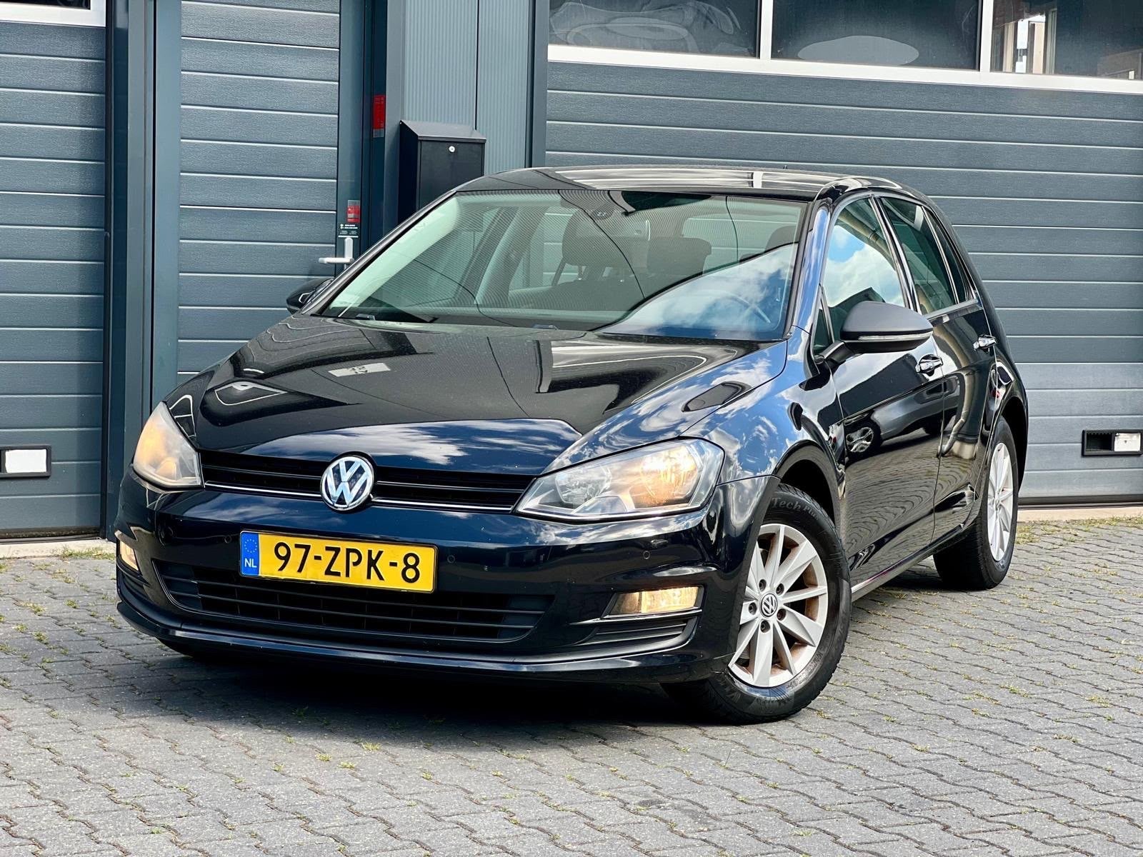 Volkswagen Golf 1.4 TSI|Navi|Psensor|Elcramen|Trekhaak|Airco, Voorwielaandrijving, Parkeersensor, Stof, 1147 kg