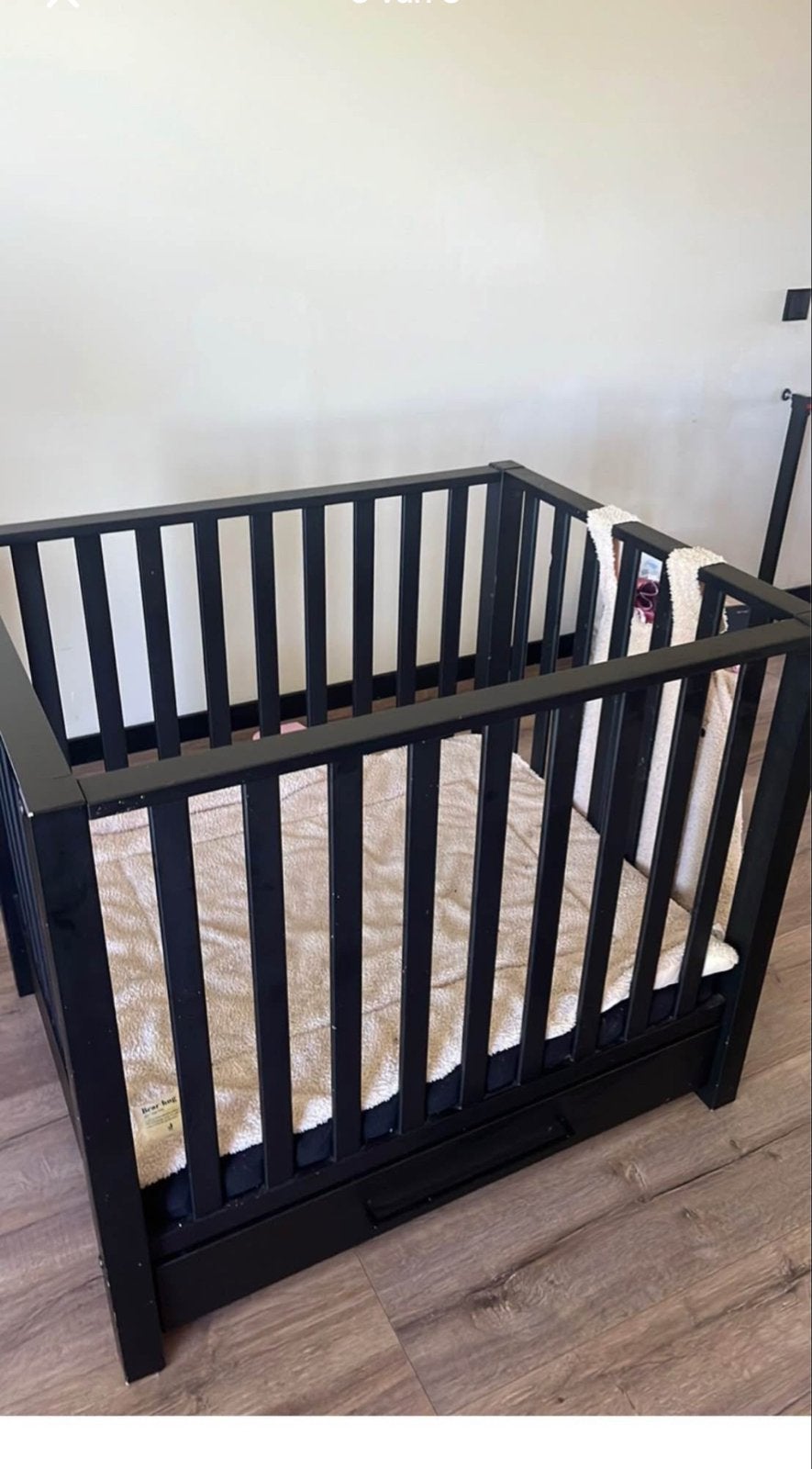 Zwart babybed met matras, Ophalen, Gebruikt, Ledikant