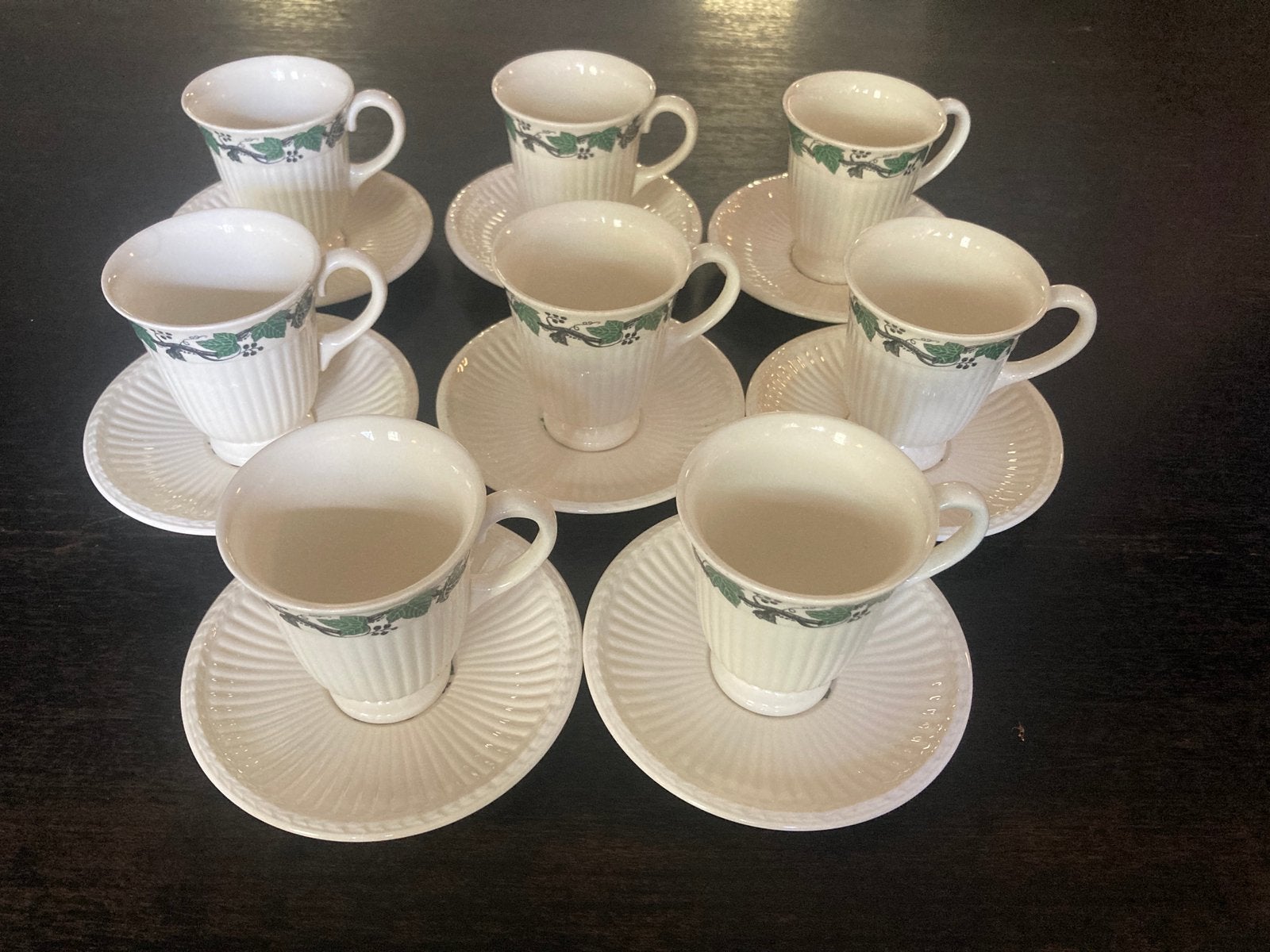 8 Wedgewood stratford koffiekopjes met schotel, Ophalen of Verzenden, Zo goed als nieuw, Gietijzer