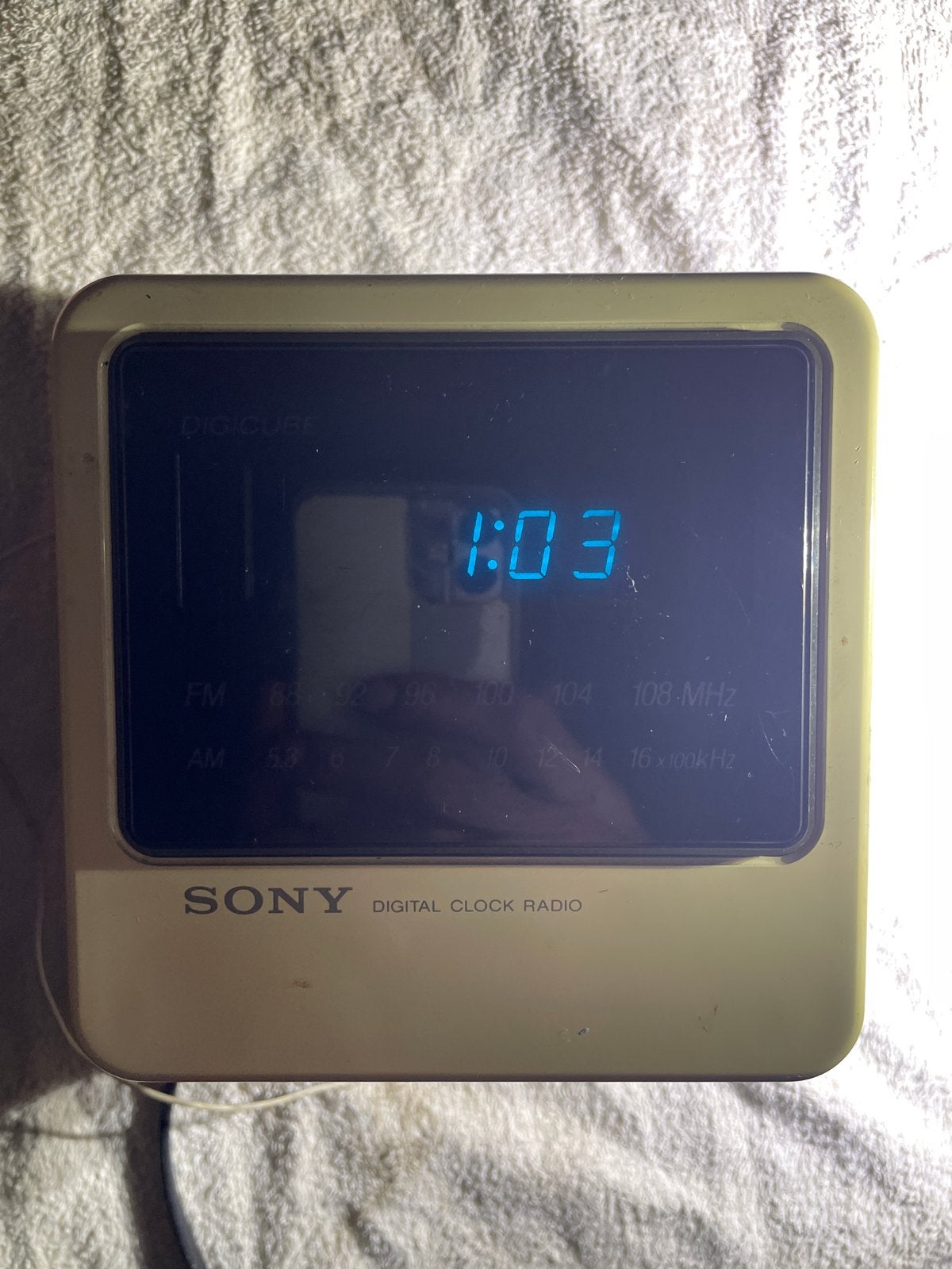 Sony ICF-C12W Digitale Wekker Radio - Vintage, Ophalen of Verzenden, Gebruikt, Radio