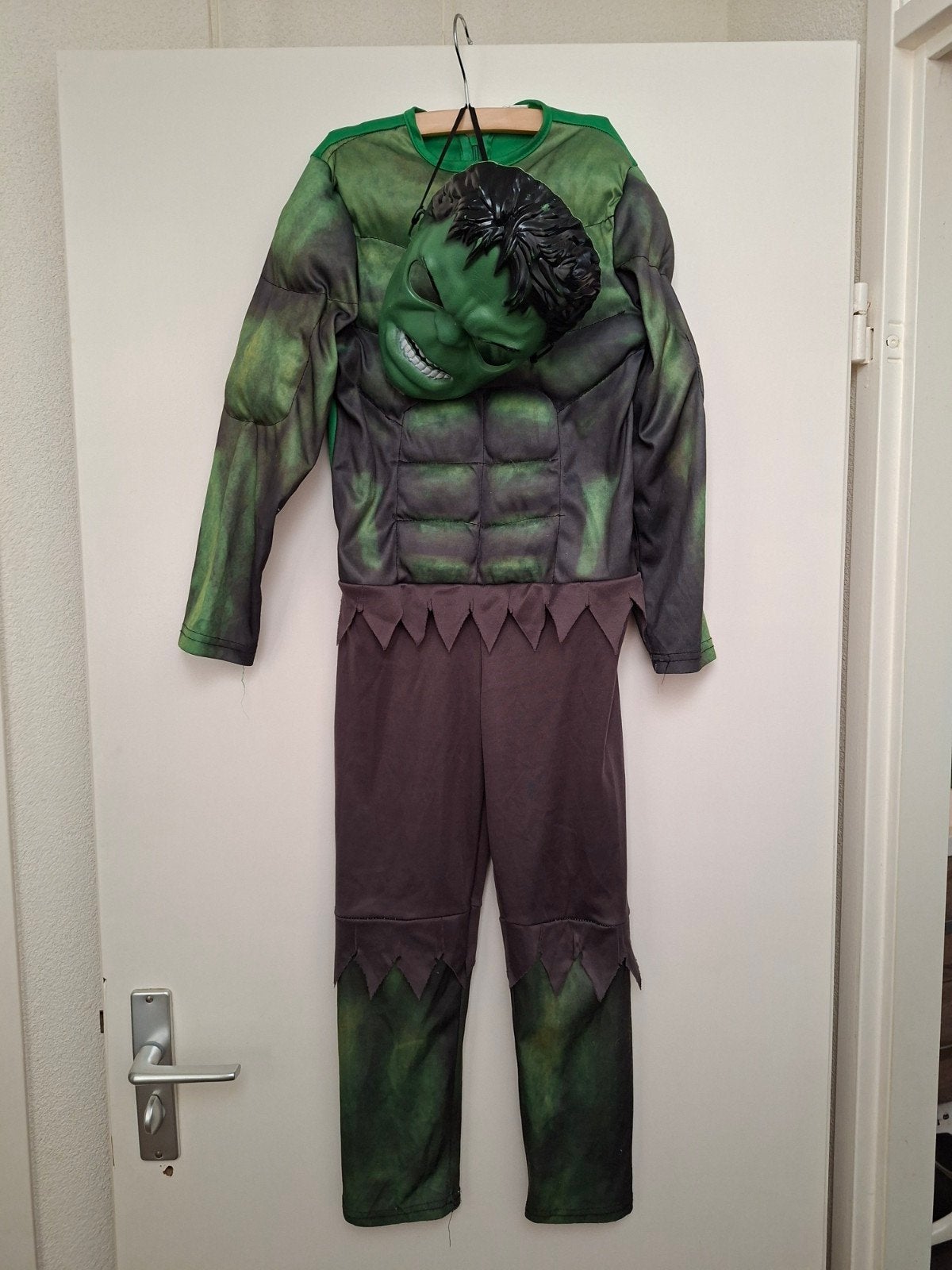 Incredible Hulk Avengers verkleedpak maat 134/140, Ophalen of Verzenden, Zo goed als nieuw, 134 t/m 140, Jongen of Meisje