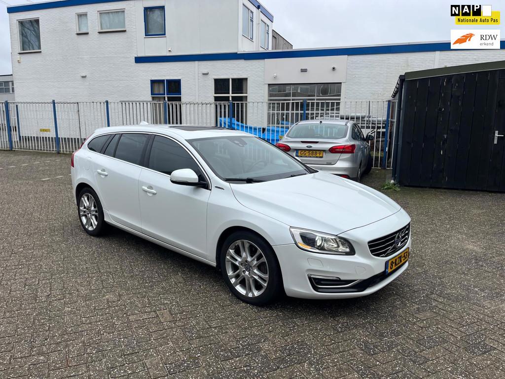 Volvo V60 2.4 D6 AWD Plug-In Hybrid Summum, Automaat, Beige, Wit, Vierwielaandrijving