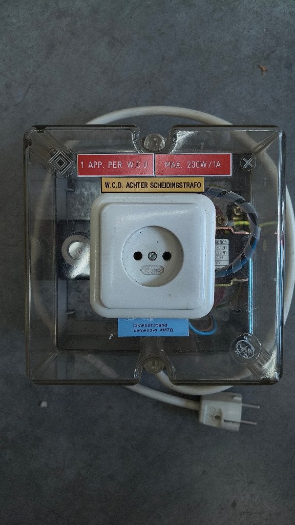230 volt scheidingstrafo in behuizing, Ophalen, Gebruikt, Overige merken, Omvormer