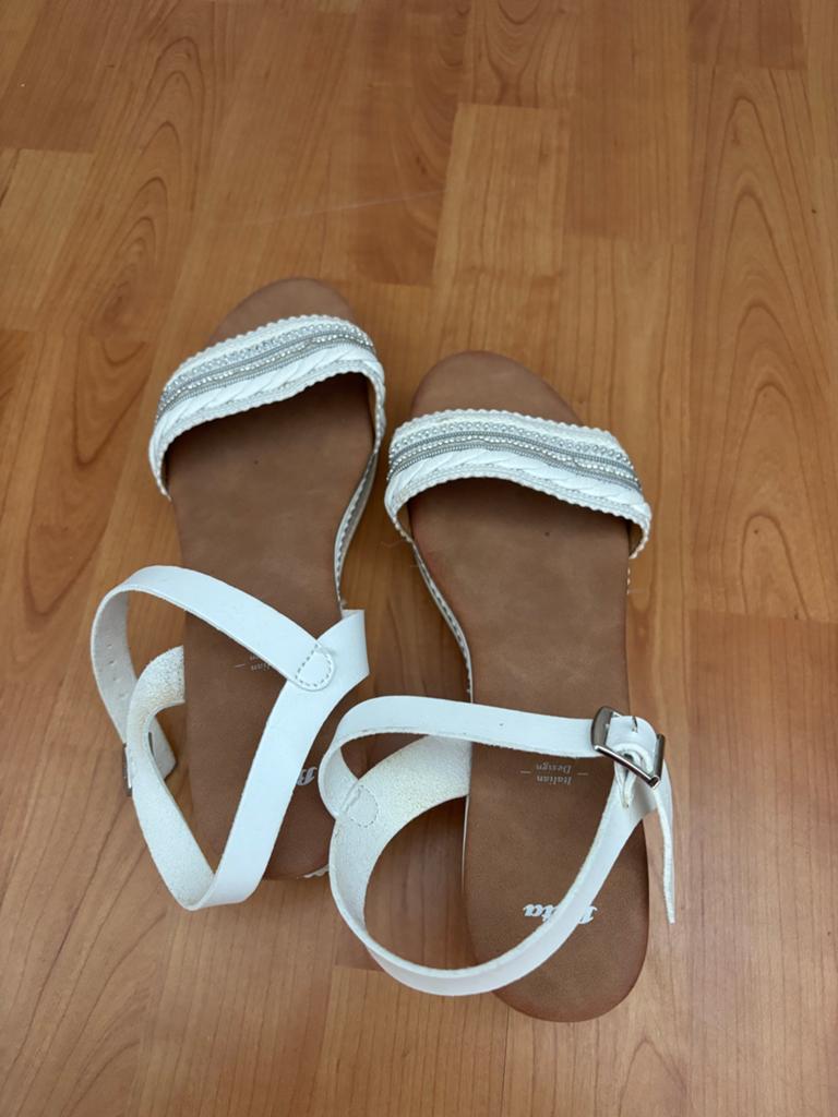Bata witte sandalen met strass, maat 38, Ophalen of Verzenden, Zo goed als nieuw, Wit, Tailleriem