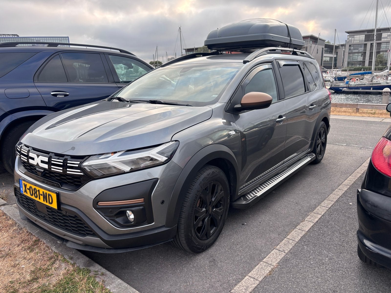 Dakkoffer met dakdragers voor Dacia Jogger, Auto diversen, Ophalen, Gebruikt