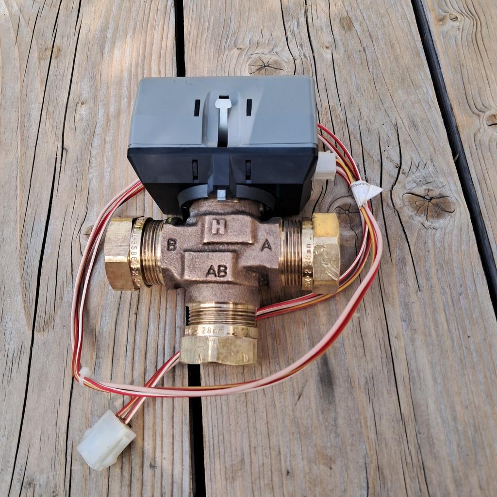Honeywell driewegklep 28mm inclusief motor VC8010-12, Doe-het-zelf en Verbouw, Gebruikt, Minder dan 30 cm, Cv-ketel of Combi-ketel