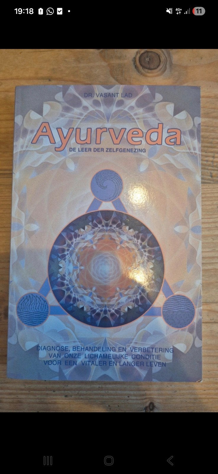 Ayurveda: De Leer der Zelfgenezing - Dr. Vasant Lad, Gelezen, Ophalen of Verzenden, Instructieboek, Overige onderwerpen