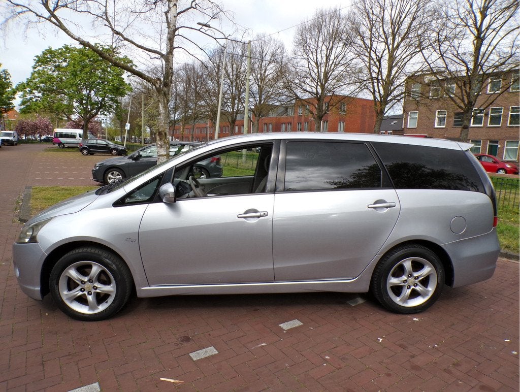 Mitsubishi Grandis 2.4-16V Intense Automaat 7 persoons, Auto's, Mitsubishi, 7 stoelen, Metallic lak, 10 km/l, Bedrijf