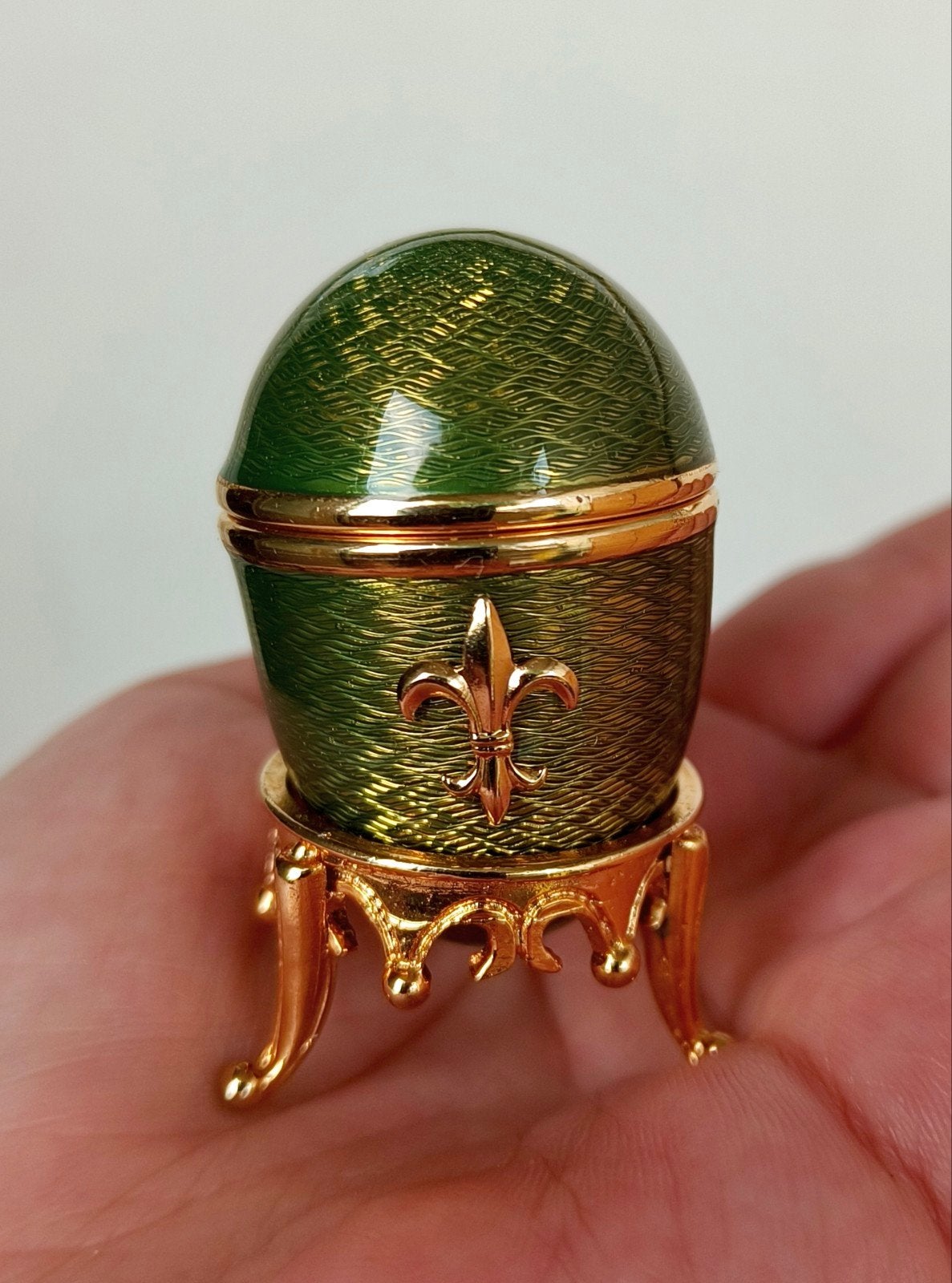 Decoratief Faberge-stijl ei met lelie en standaard, Ophalen of Verzenden