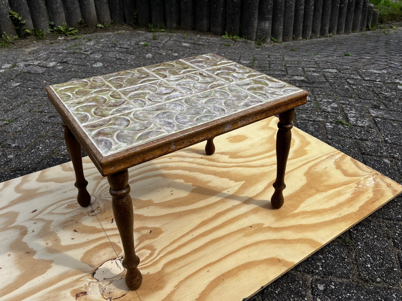 Antiek bijzettafeltje met tegelblad, Antiek en Kunst, Antiek | Meubels | Tafels, Ophalen