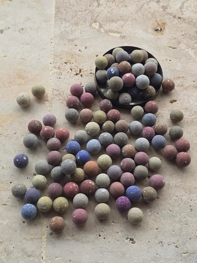 Kavel van meer dan 100 antieke gekleurde stenen knikkers €8, Antiek en Kunst, Antiek | Speelgoed, Ophalen of Verzenden