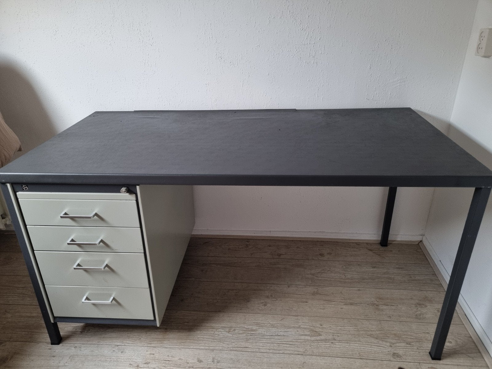 Origineel Vintage Gispen Bureau met Lades - 150x75x75 cm, Ophalen, Gebruikt, Metaal, Vintage