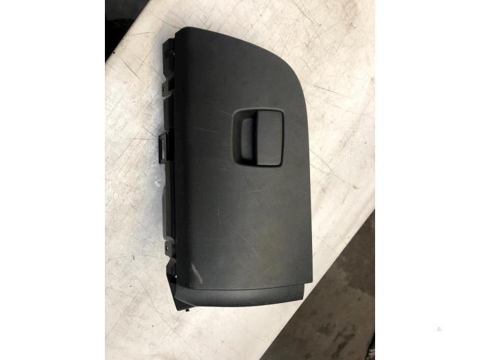 Dashboardkastje van een Opel Adam, Gebruikt, -, -, Opel