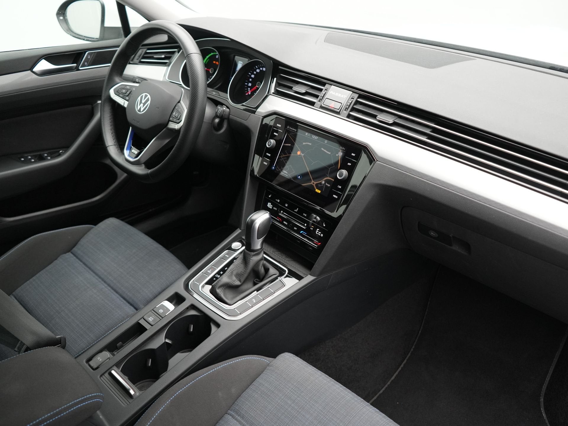 Foto 4 van Volkswagen Passat Variant 1.4 TSI GTE Business PHEV 218pk De