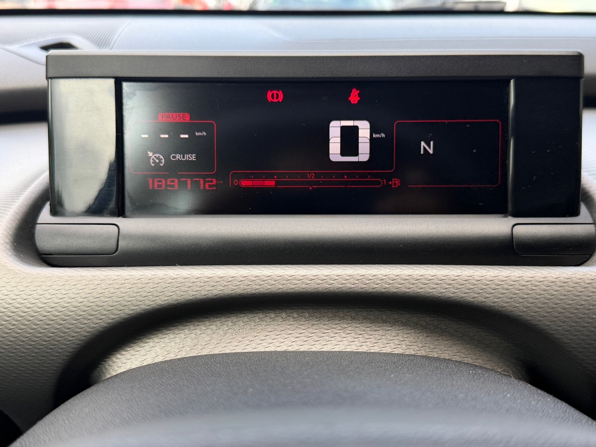 Citroen C4 Cactus 1.2 PureTech Feel Automaat|Camera|Navi, Auto's, Citroën, 82 pk, Origineel Nederlands, Bedrijf, 3 cilinders
