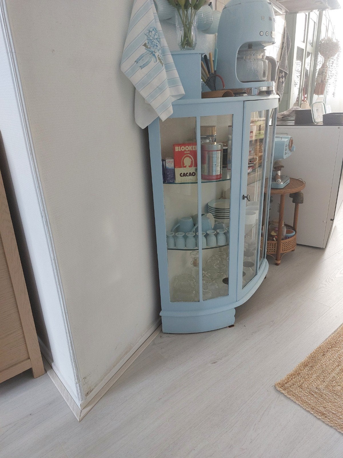 Leuk kastje, nu in gebruik als koffie corner, Huis en Inrichting, Ophalen, 100 tot 150 cm, Overige houtsoorten, 50 tot 100 cm