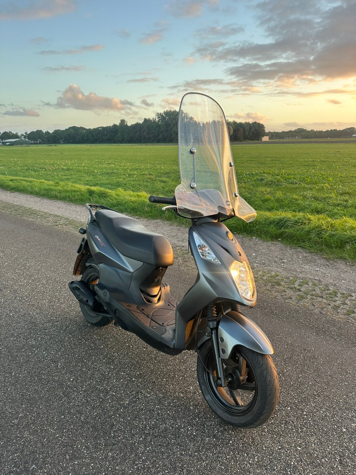 Sym orbit 2, Maximaal 45 km/u, Ophalen of Verzenden, Zo goed als nieuw, Benzine