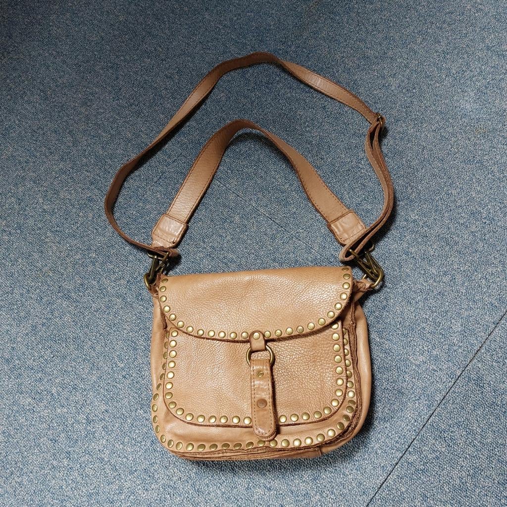 Leren schoudertas met studs, Ophalen of Verzenden