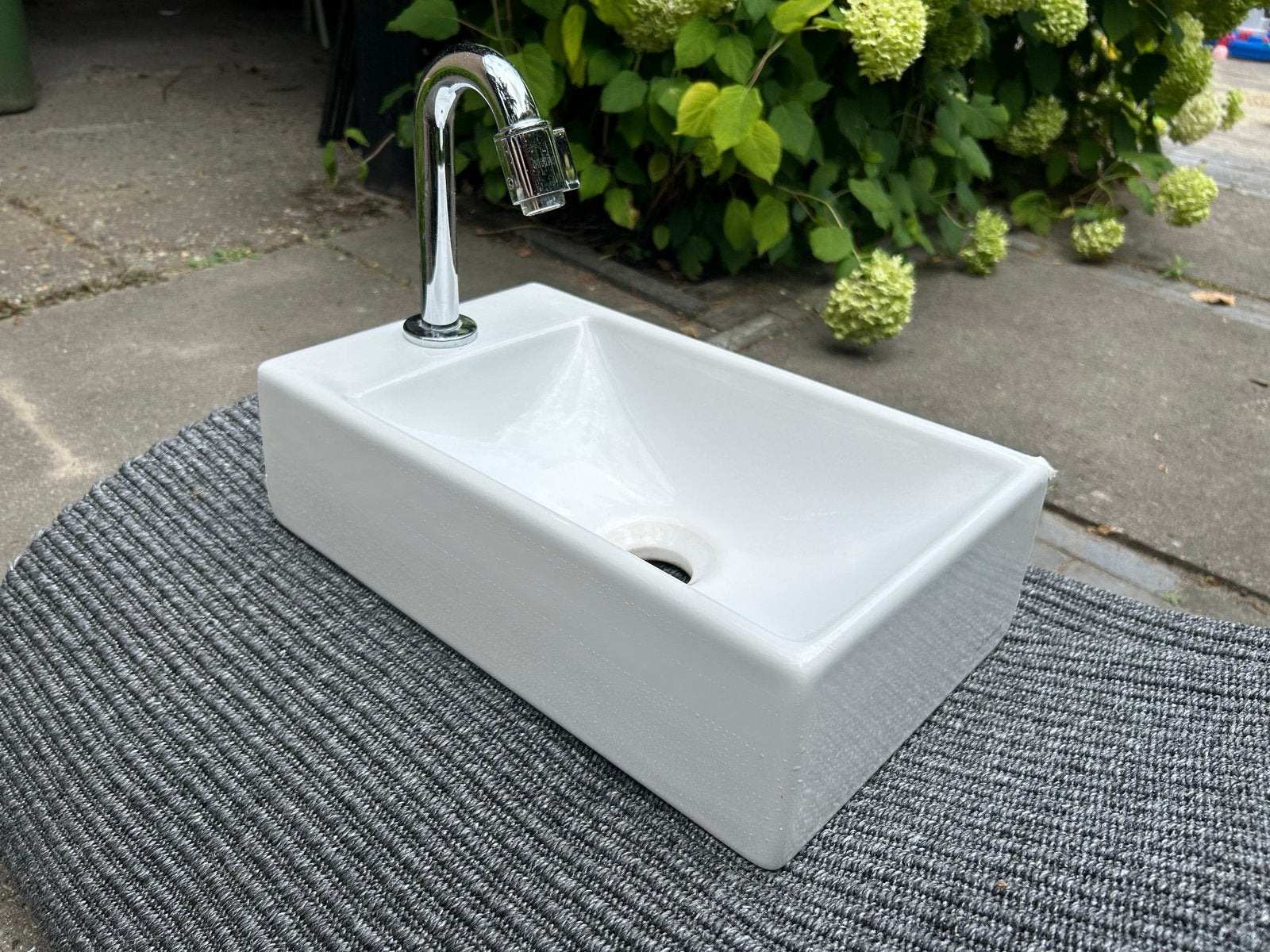 Sphinx fontein / wastafel met kraan, Ophalen, Nieuw, Chroom, Wastafel