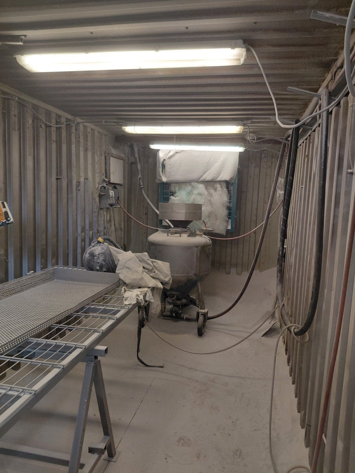 Straalcabine Inclusief compressor en koeler, Doe-het-zelf en Verbouw, 100 liter of meer, Ophalen