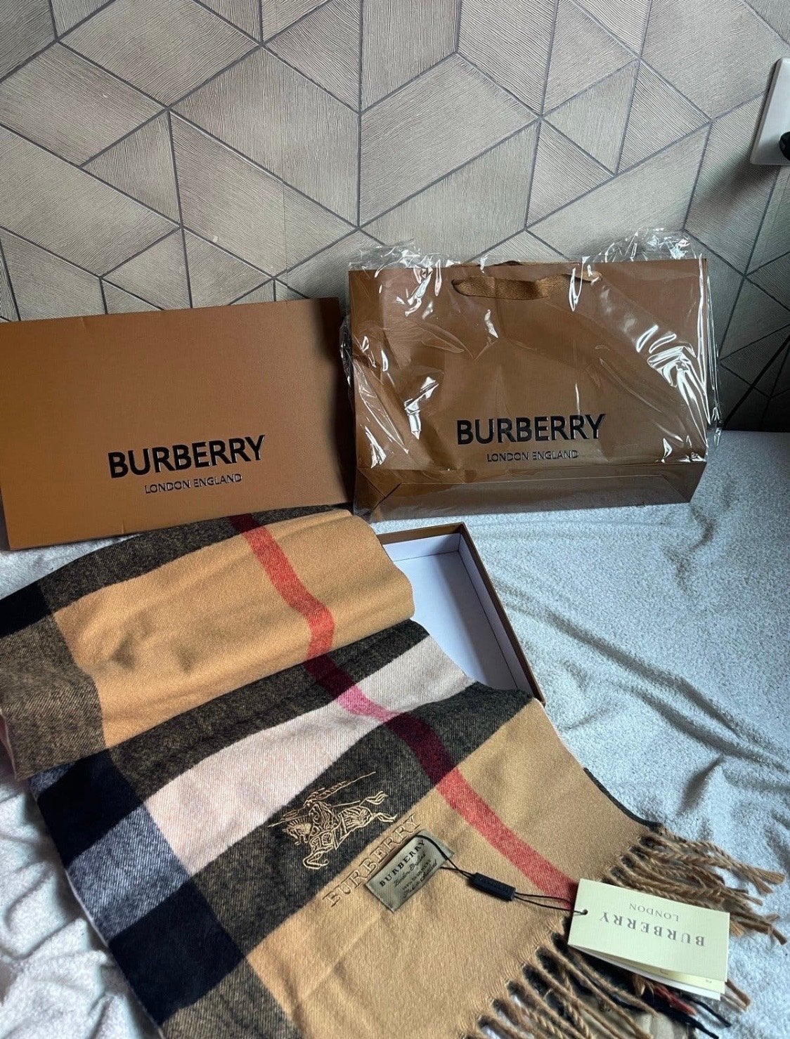 Originele Burberry sjaal - 1 voor 130, 2 voor 220, Ophalen of Verzenden, Nieuw, Sjaal