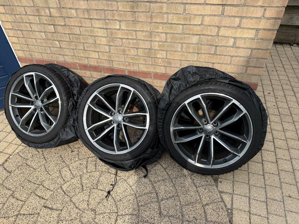 Audi S5 3x winterbanden, Auto-onderdelen, Banden en Velgen, Gebruikt, 255 mm, Banden en Velgen, Winterbanden