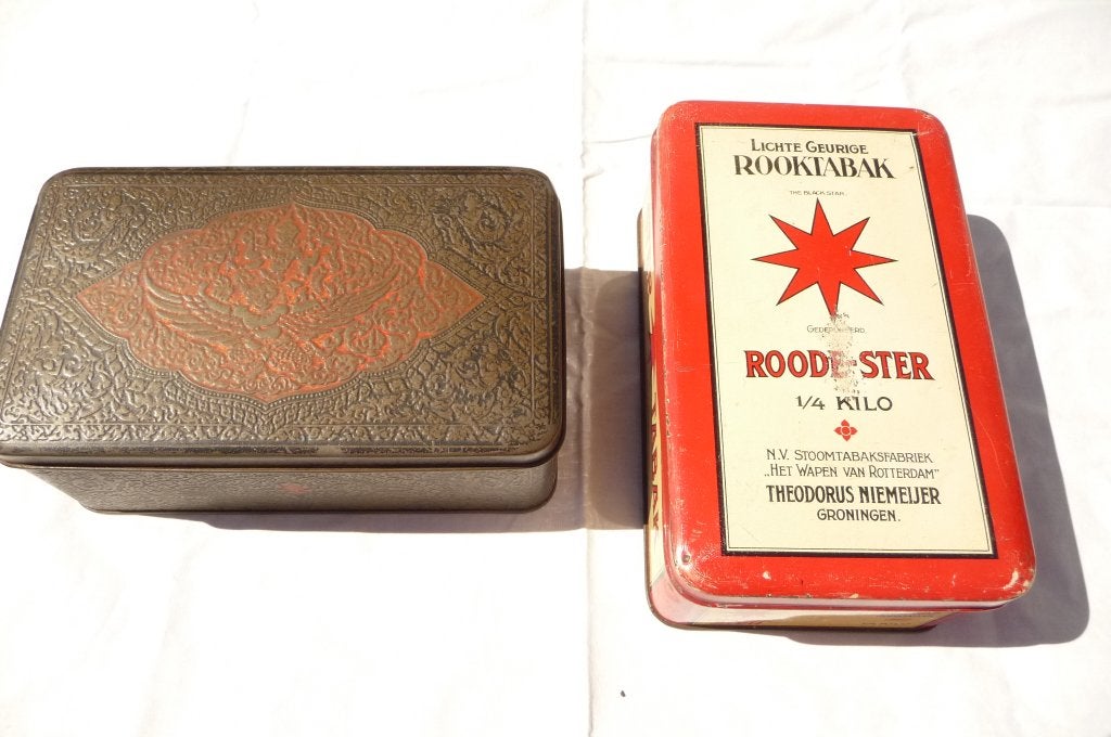 2 TABAKS BLIKKEN VAN NIEMEIJER 1920 EN 1930 ANTIEK, Verzenden, Gebruikt, Tabaksdoos of Verpakking