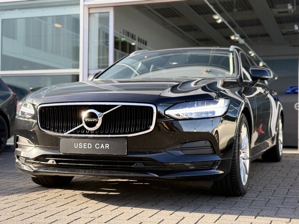 Volvo V90 T4 190PK Momentum |Adap.Cruise| Leder | Trekhaak |, Auto's, Volvo, 12 maanden, 4 cilinders, 93 €/maand, 750 kg