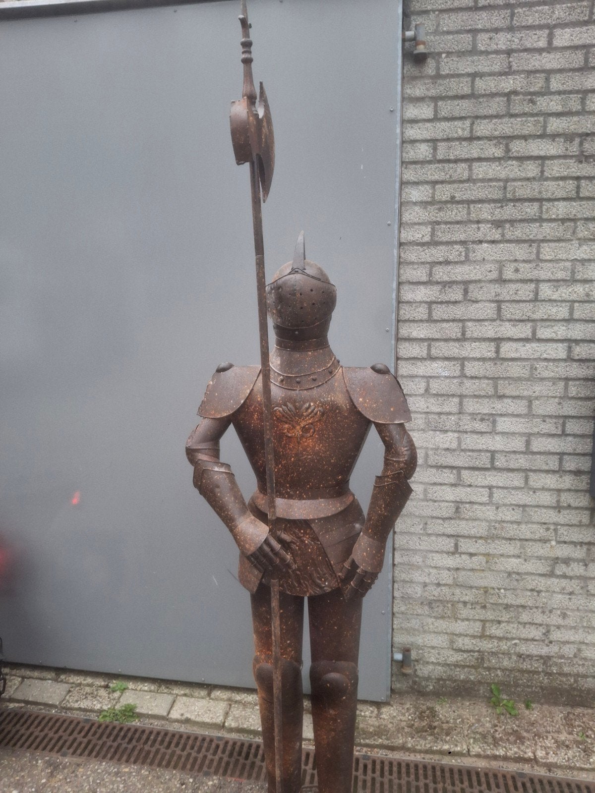 Metalen ridder met hellebaard - ruim 2 meter hoog, Ophalen