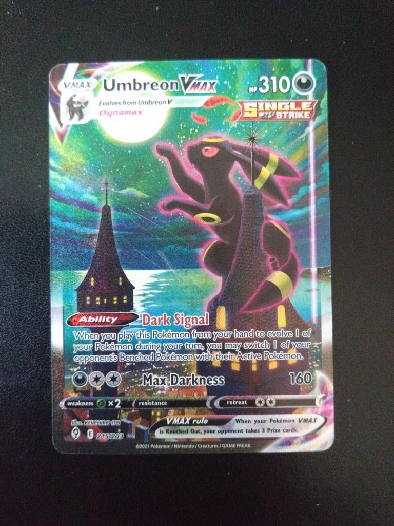 Umbreon VMAX Alt Art (215/203) - Evolving Skies, Ophalen of Verzenden, Zo goed als nieuw, Losse kaart, Foil