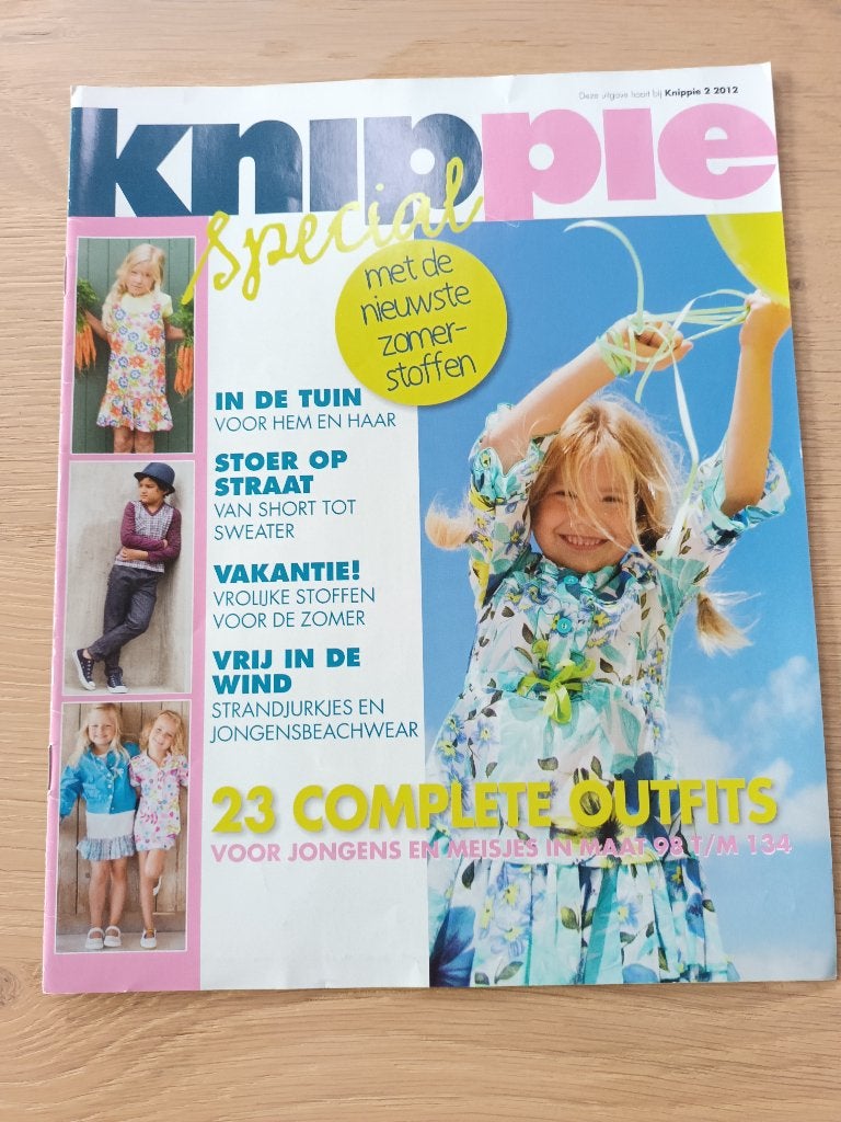 Knippie special hoort bij knippie 2 2012 kinderkleding kind, Ophalen of Verzenden, Zo goed als nieuw, Kind, Knippie