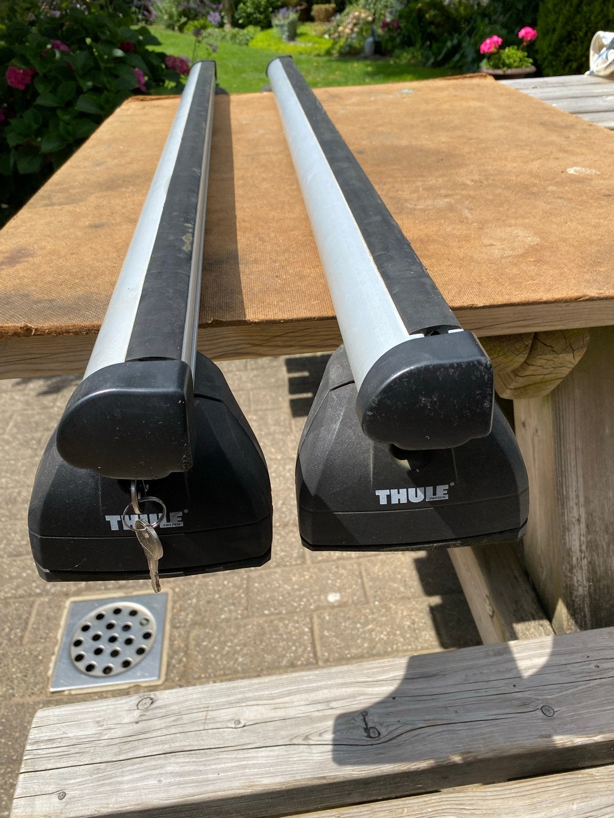 Thule dakdragers met sloten, Ophalen, Gebruikt