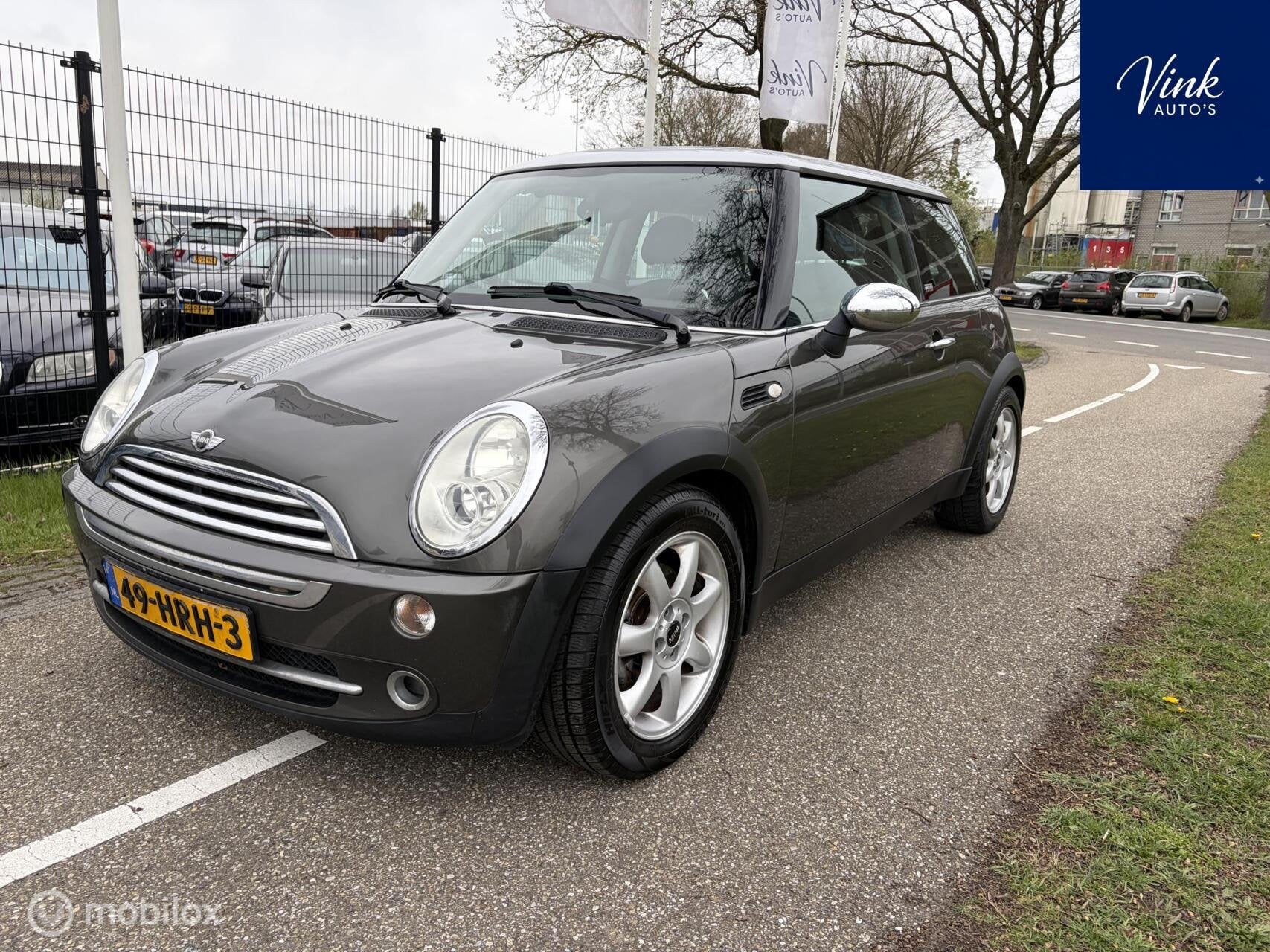 Mini Mini 1.6 Cooper Park Lane | Panoramadak | Leer, Voorwielaandrijving, Gebruikt, Zwart, 4 cilinders