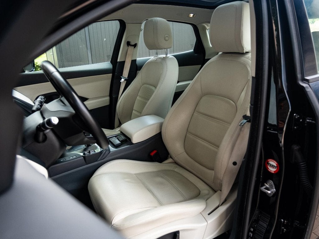 Jaguar E-PACE 2.0 P200 AWD SE Luxury | Volleder | Panoramada, Auto's, Jaguar, 4 cilinders, Zwart, Bedrijf, SUV of Terreinwagen