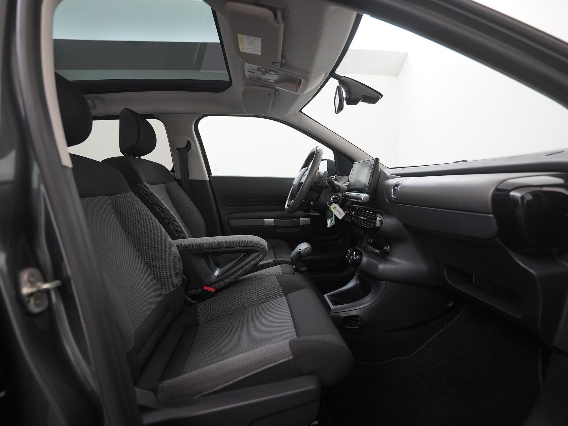 Citroen C4 Cactus 1.2 Shine Automaat | Panoramadak | Zondag, Auto's, Stof, 82 pk, 23 km/l, Bedrijf