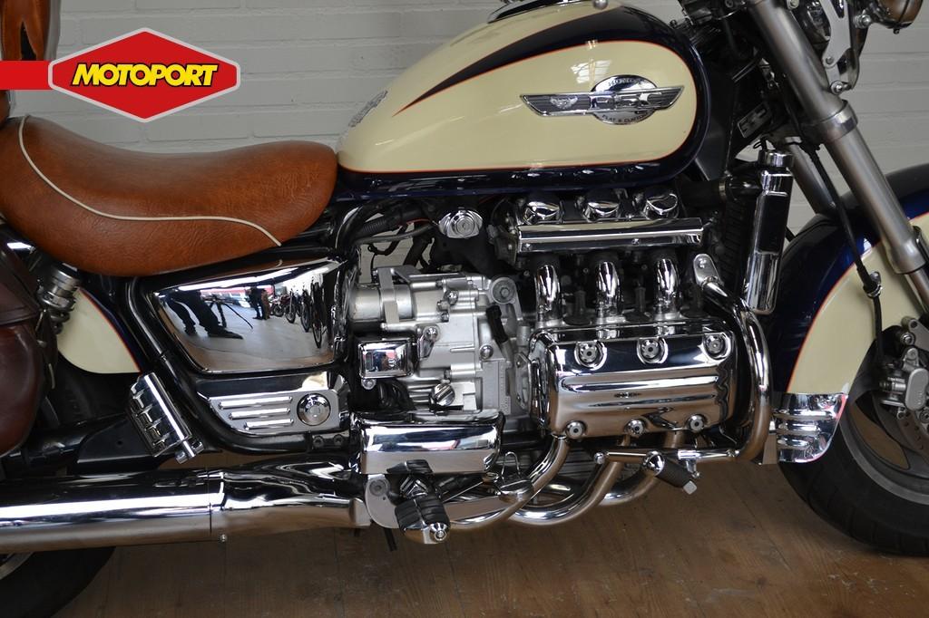 Honda GL 1500 C2 F6C Flat Six Valkyr (bj 1998), Dorneveld 180-184
B-1731  Zellik, BE, Honda Motor Europe, Chopper, Bedrijf