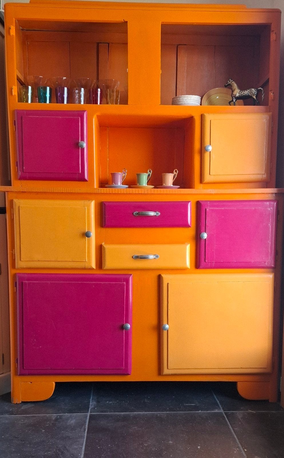 Vintage buffet meubel massief hout 2 delig Mado, Huis en Inrichting, Kasten | Buffetkasten, Ophalen, Gebruikt, Vintage jaren 50 -60