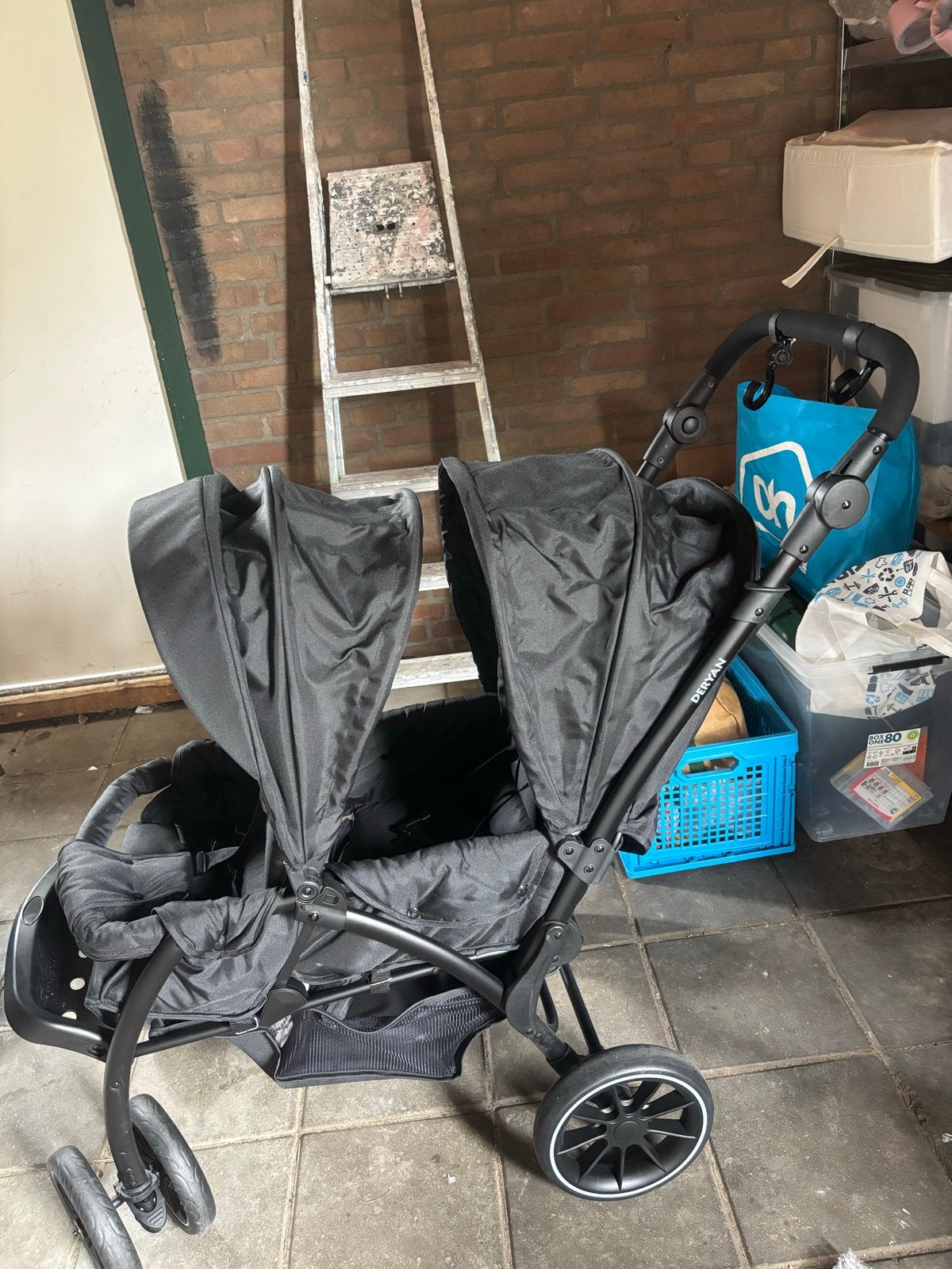 Zwarte Duowagen - Ideaal voor twee kinderen, Kinderen en Baby's, Kinderwagens en Combinaties, Gebruikt, Duowagen, Ophalen of Verzenden