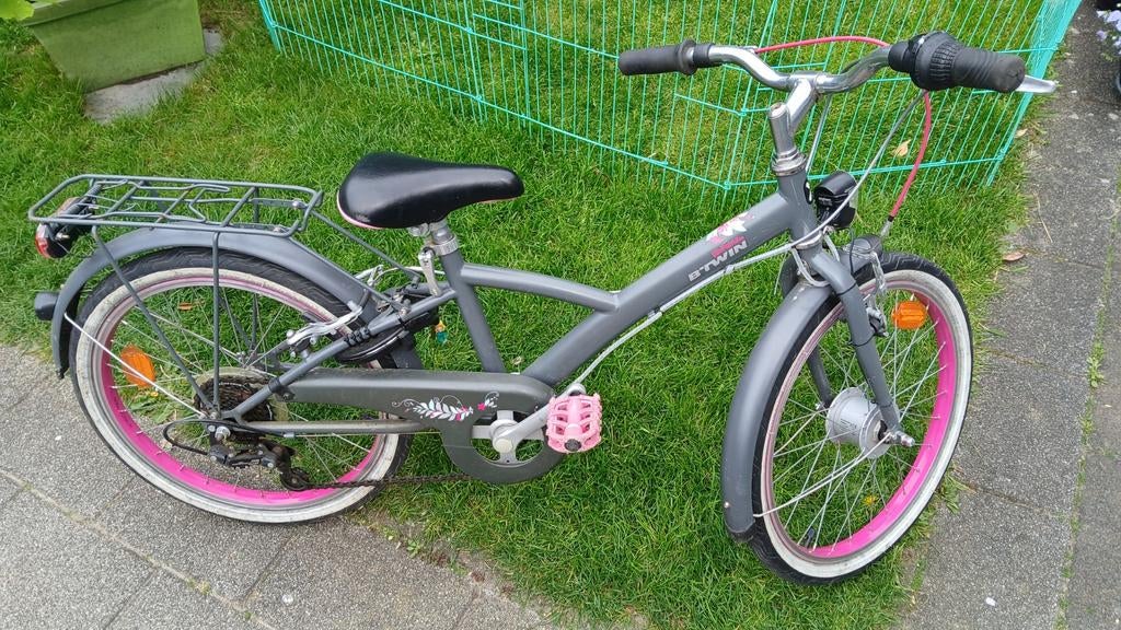 BTWIN kinderfiets 20 inch - Grijs/Roze met versnellingen, Ophalen, Gebruikt, Velgrem, Versnellingen