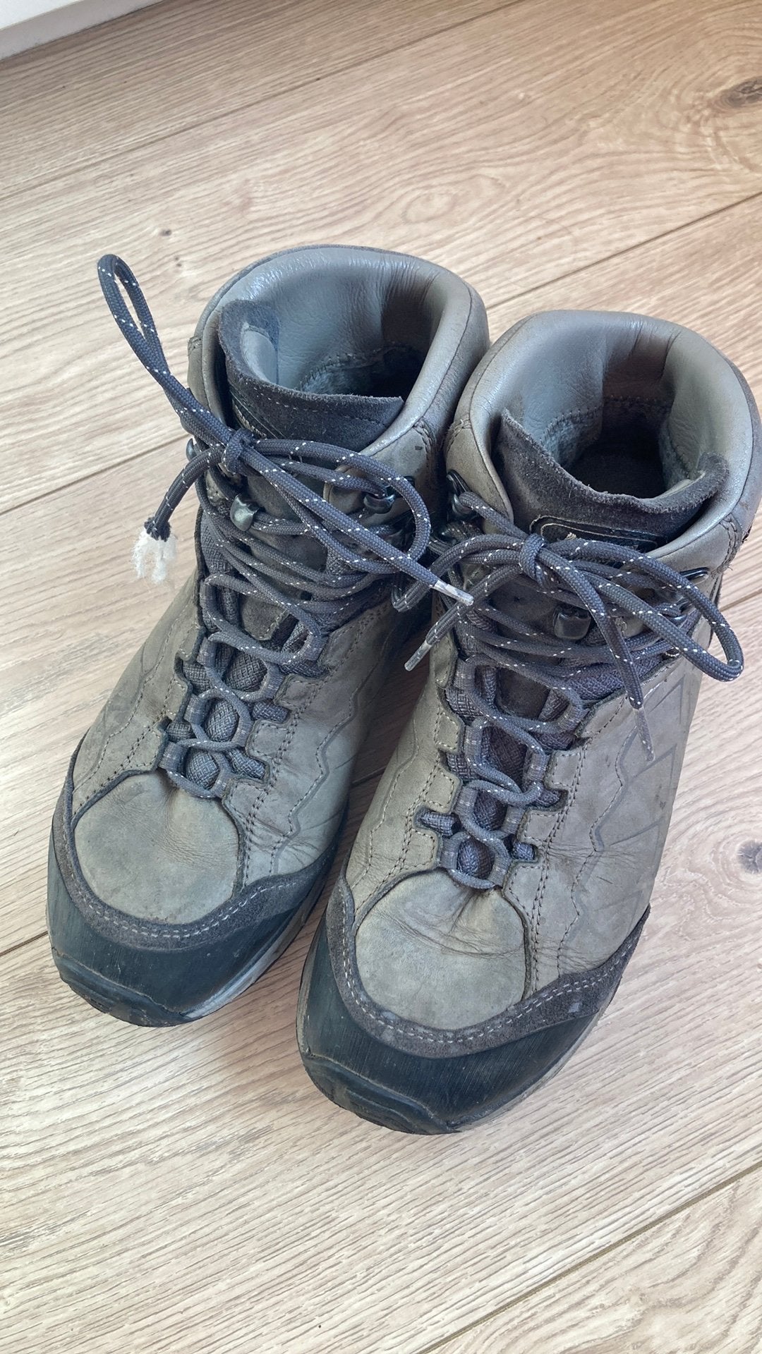 Wandelschoenen Meindl maat 41, Zo goed als nieuw, Grijs, Wandelschoenen, Ophalen of Verzenden