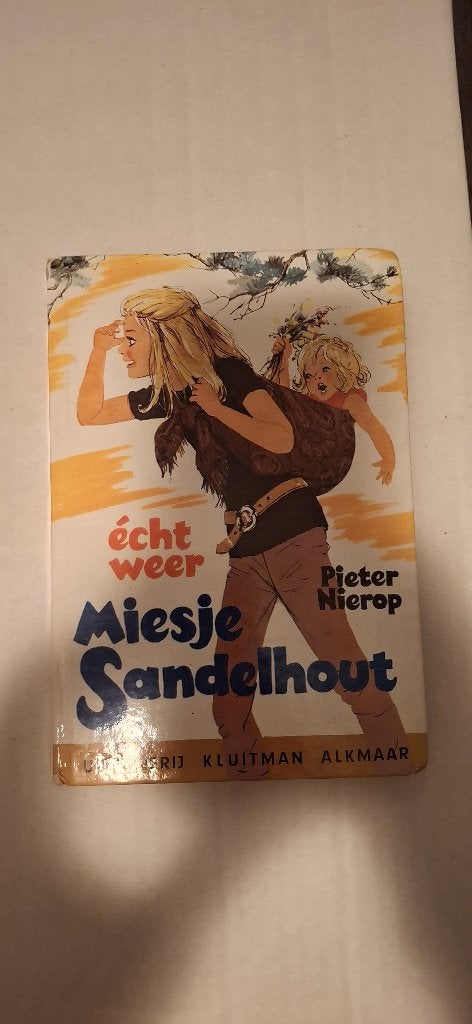 Echt weer Miesje Sandelhout - Pieter Nierop, Gelezen, Ophalen of Verzenden, Pieter Nierop, Fictie