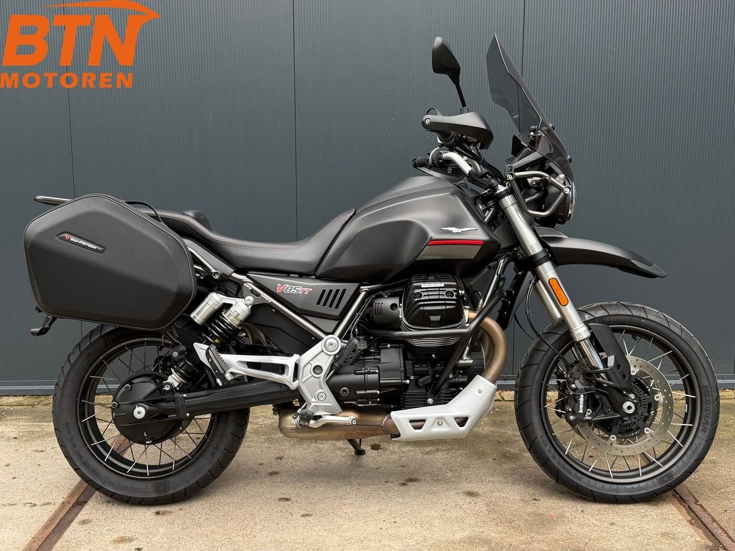 Moto Guzzi V85 TT 850 (2024) E5 V85TT V 85 Travel Nieuwstaat, Motoren, Motoren | Moto Guzzi, 853 cc, 2 cilinders, Motorrijbewijs A