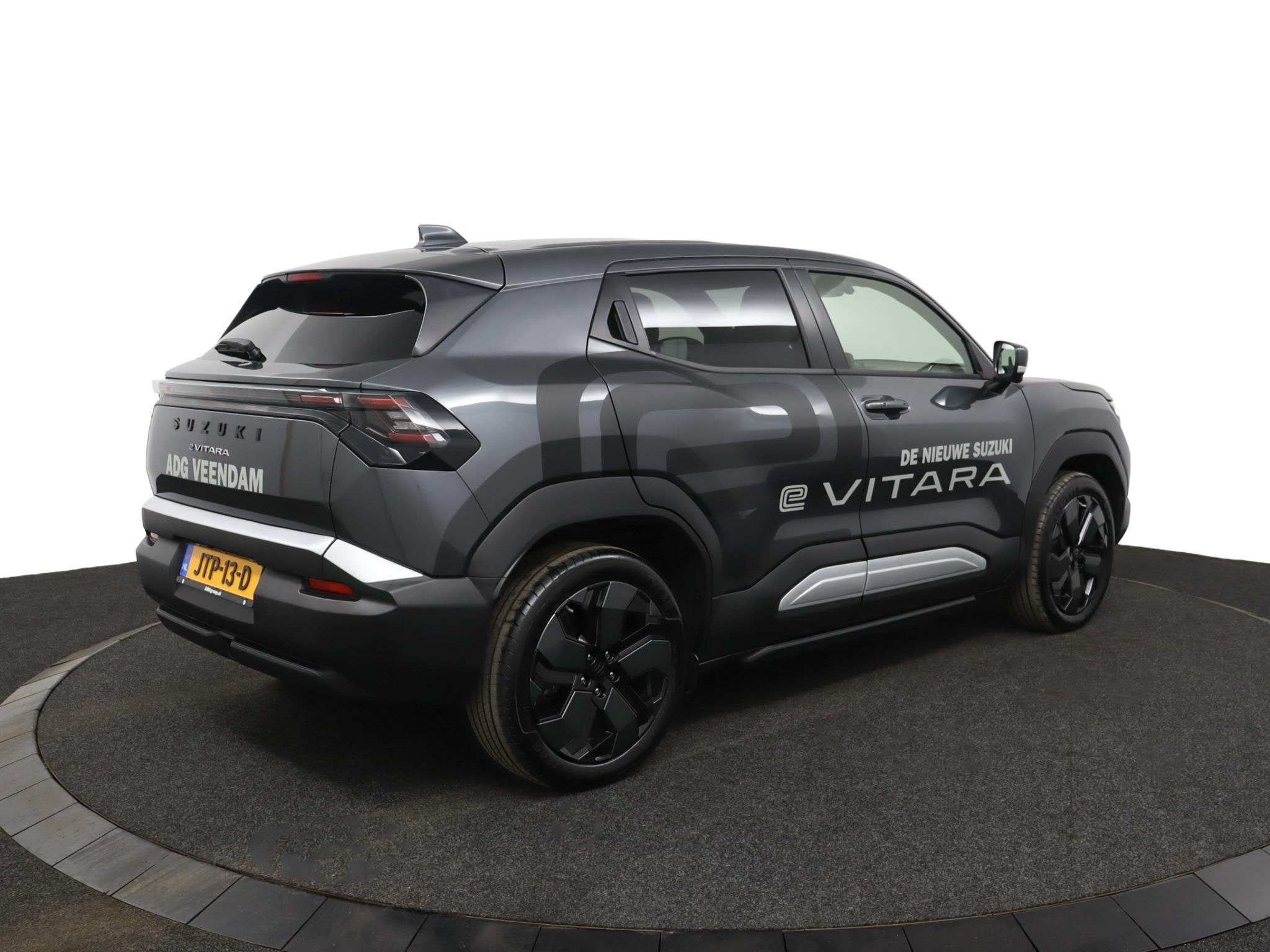 Suzuki e VITARA Style 61 kWh | Stoel- en Stuurwielverwarming, 12 maanden, Leder en Stof, 61 kWh, SUV of Terreinwagen