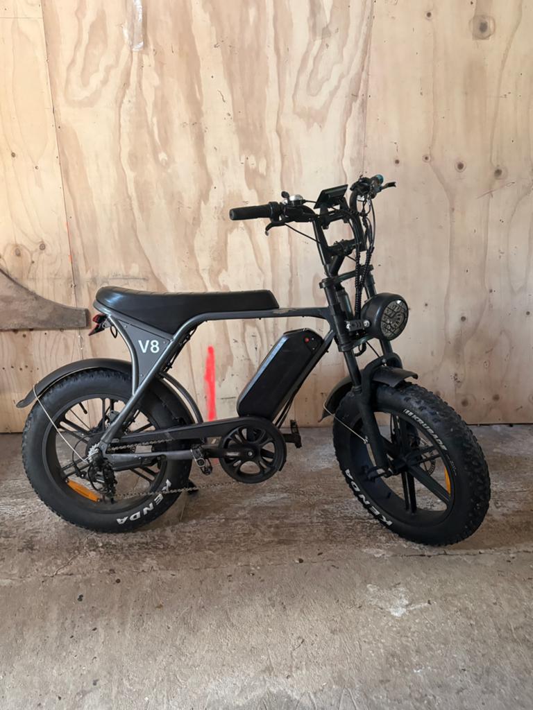 Nette fatbike v8 met h6c scherm, Ophalen, Zo goed als nieuw, Fatbike