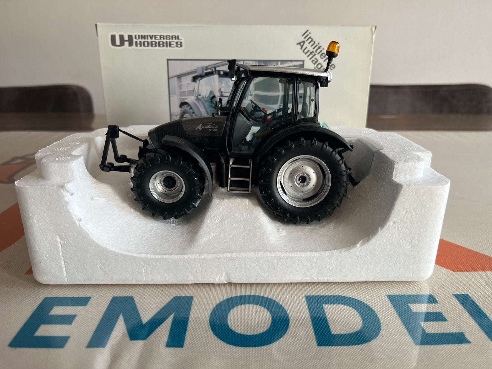 Deutz-Fahr Agrotron K 120 trekker Feick Gmbh UH 2589, Ophalen of Verzenden, Nieuw, Tractor of Landbouw, Universal Hobbies