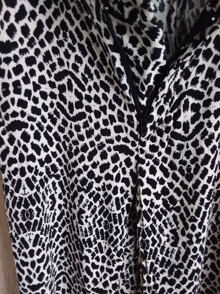 Broek van Mango.36, Kleding | Dames, Broeken en Pantalons, Mango, Zwart, Ophalen of Verzenden, Zo goed als nieuw