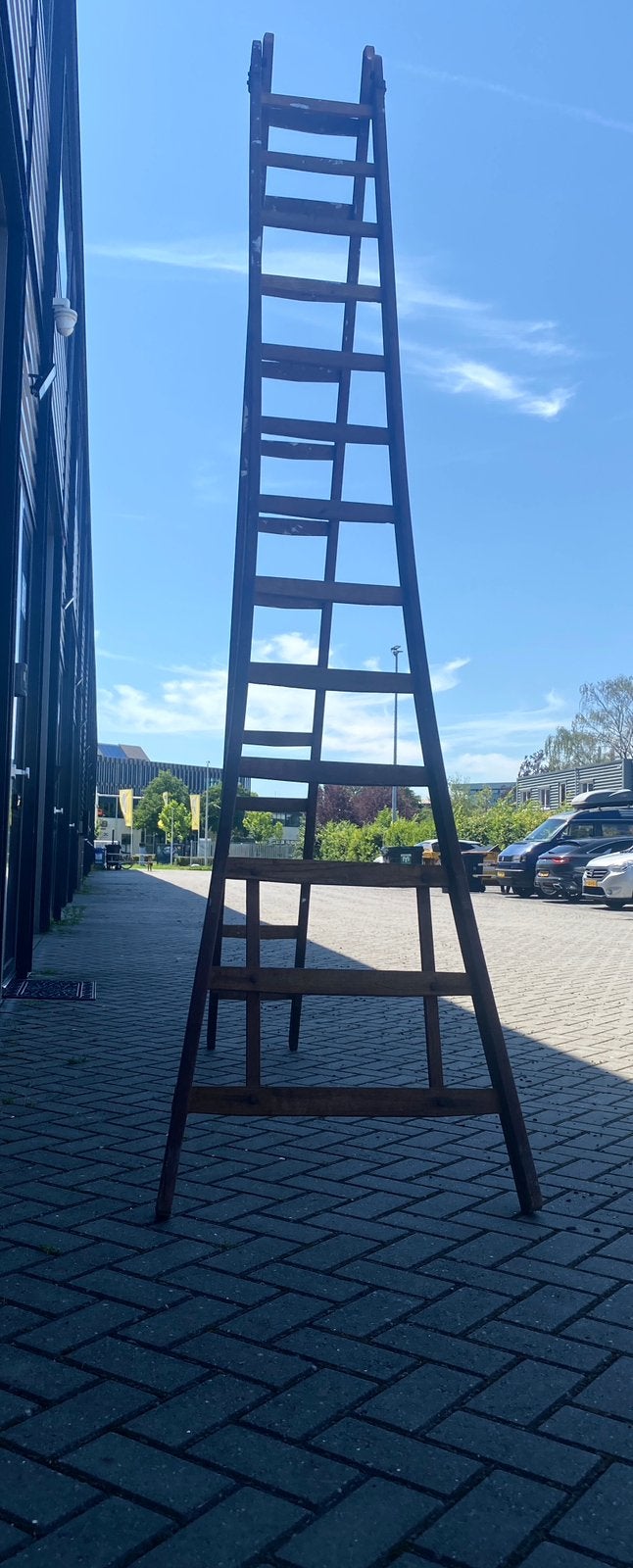 Oude houten Wienese reformladder met prachtige verbindingen, Ophalen, Gebruikt, Ladder, Opvouwbaar of Inschuifbaar