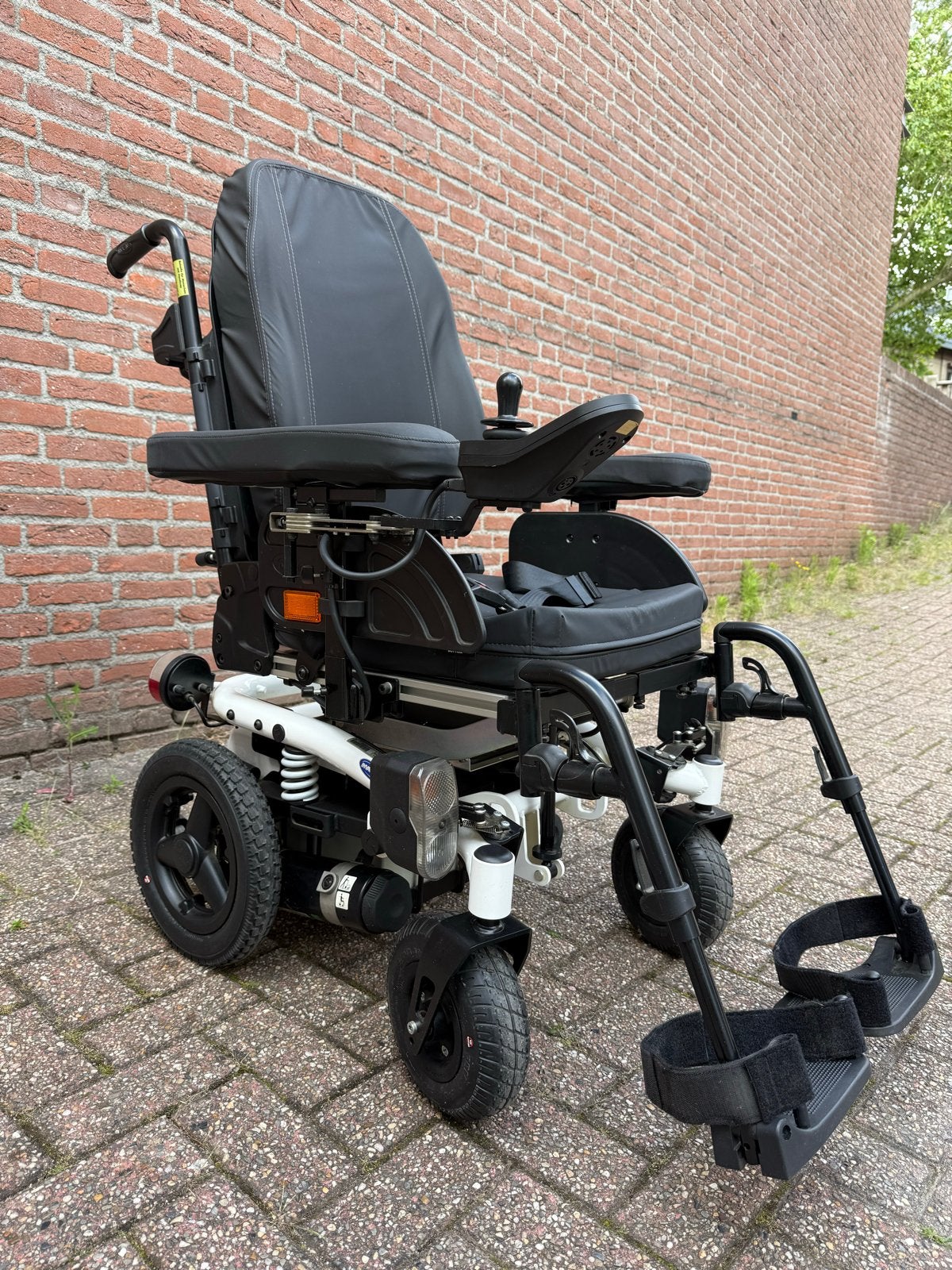 Elektrische Rolstoel Invicare Bora.., Ophalen, Ema.mobility.wheelchair@hotmail.com, Elektrische rolstoel, 5941GA