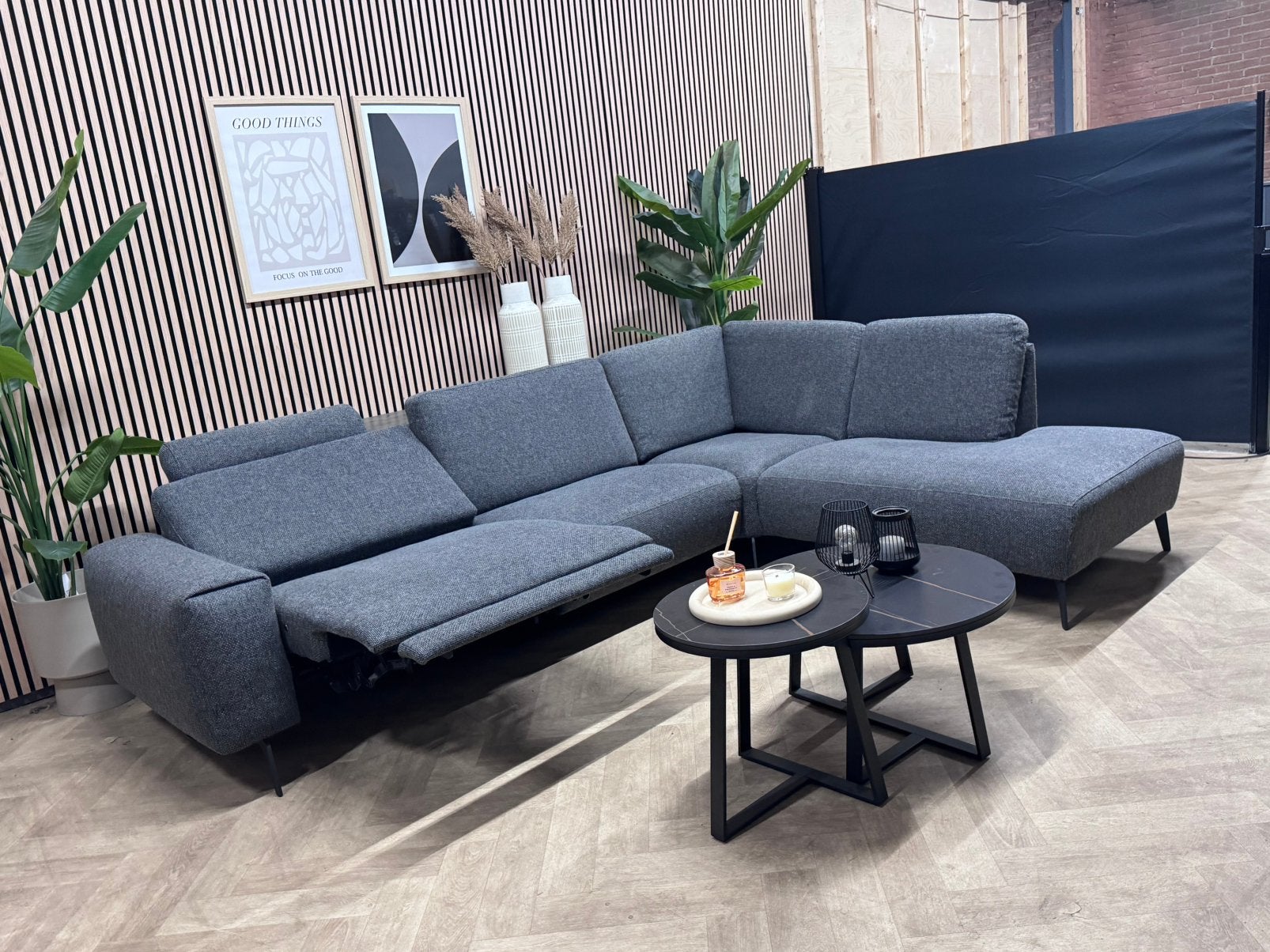 ZGAN Montel Tuscan Hoekbank - Donker grijs - 295 x 210, 250 tot 300 cm, -, -, Montel tuscan hoekbank elektrisch modern lux grijs antraciet