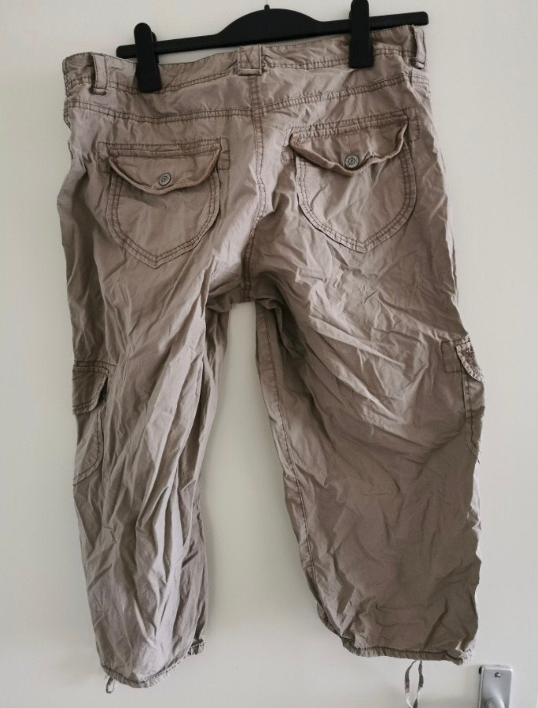 LOGG beige driekwart broek mt 44

Totale lengte 79 cm

Taill, Beige, Maat 42/44 (L), Ophalen of Verzenden, Zo goed als nieuw